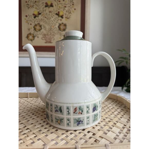 Royal Doulton Tapestry Vintage Coffee Pot England Translucent China w Lid TC1024 - Picture 3 of 6